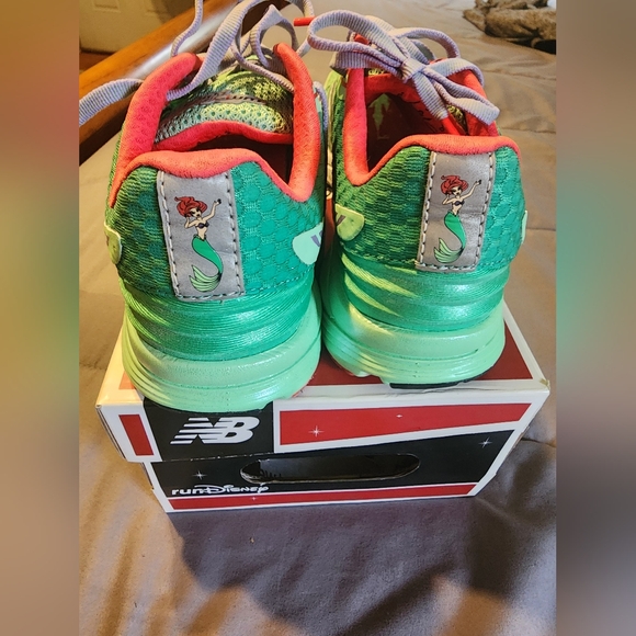 Disney New Balance Special Edition - Picture 6 of 11